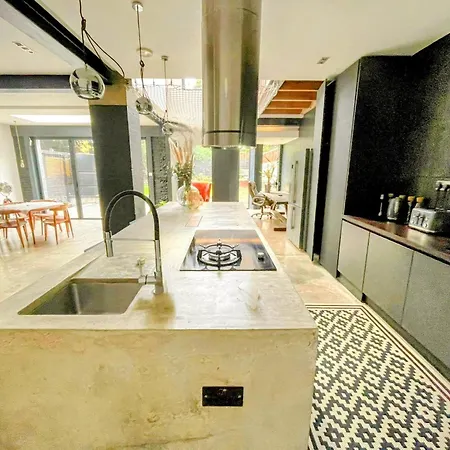 Remarkable 7-Bed House In London